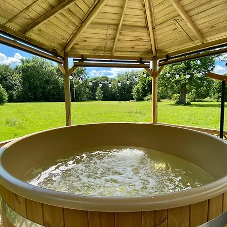 Le Manoir De Bois-en-ardres Bed & Breakfast 3*