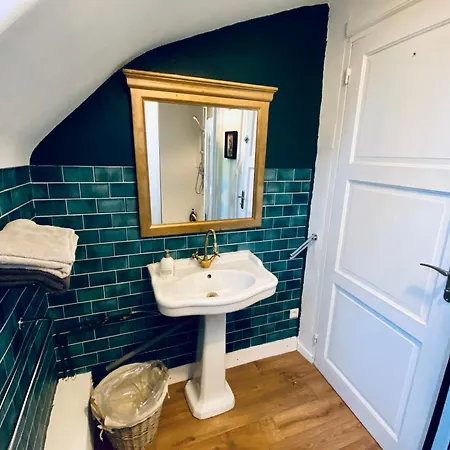 Le Manoir De Bois-en-ardres 3*