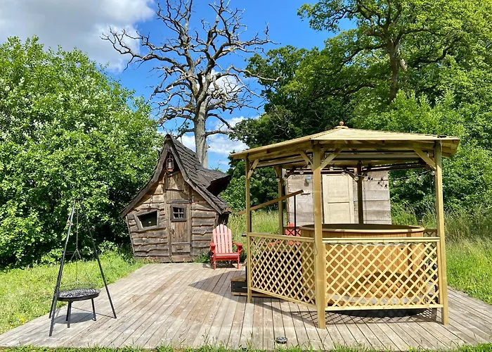 Le Manoir De Bois-en-ardres Bed & Breakfast 3*